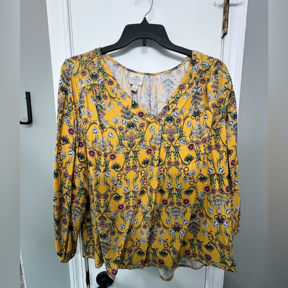 St John’s Bay 1x yellow floral top
